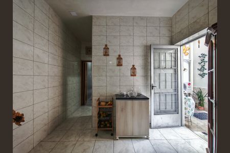 Casa à venda com 280m², 2 quartos e 2 vagasCozinha