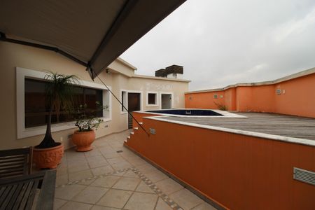 Apartamento à venda com 250m², 2 quartos e 3 vagasCobertura