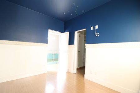 Casa de condomínio para alugar com 316m², 4 quartos e 4 vagasQuarto 4 - Suíte