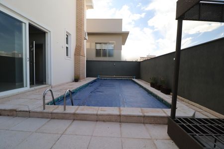 Casa de condomínio para alugar com 316m², 4 quartos e 4 vagasPiscina