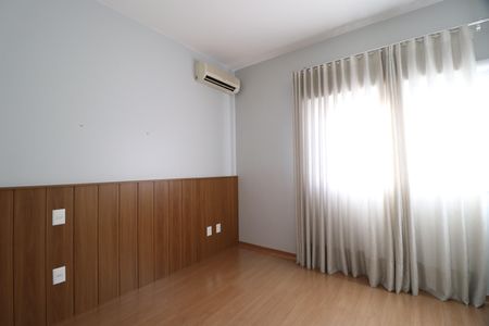 Casa de condomínio para alugar com 316m², 4 quartos e 4 vagasQuarto 1 - Suíte