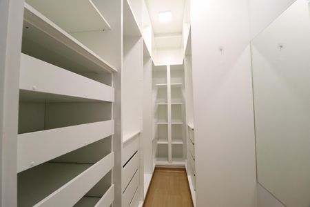 Casa de condomínio para alugar com 316m², 4 quartos e 4 vagasQuarto 3 - Suíte - Closet