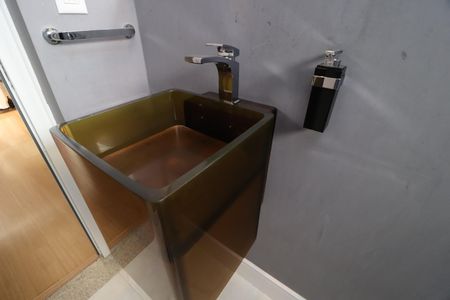 Casa de condomínio para alugar com 316m², 4 quartos e 4 vagasLavabo