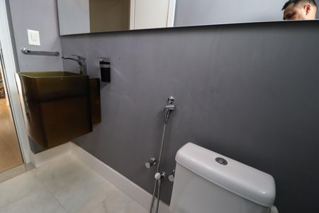 Casa de condomínio para alugar com 316m², 4 quartos e 4 vagasLavabo