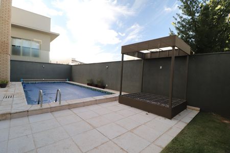 Casa de condomínio para alugar com 316m², 4 quartos e 4 vagasPiscina