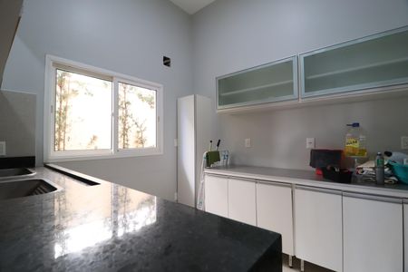 Casa de condomínio para alugar com 316m², 4 quartos e 4 vagasÁrea de Serviço