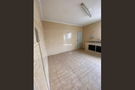 Casa à venda com 216m², 3 quartos e 1 vaga