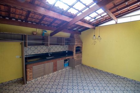 Casa à venda com 250m², 3 quartos e 2 vagasQuintal