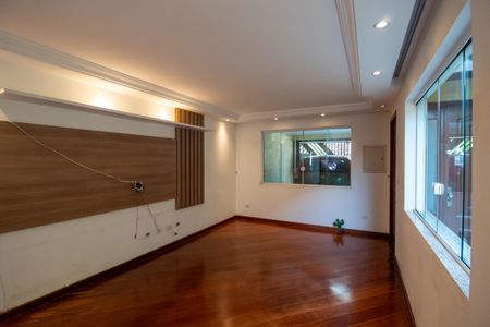 Casa à venda com 250m², 3 quartos e 2 vagasSala