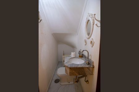 Casa à venda com 250m², 3 quartos e 2 vagasLavabo