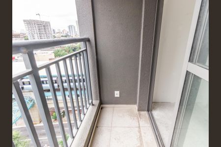 Studio à venda com 28m², 1 quarto e sem vaga Studio à venda com 28m², 1 quarto e sem vagaVaranda