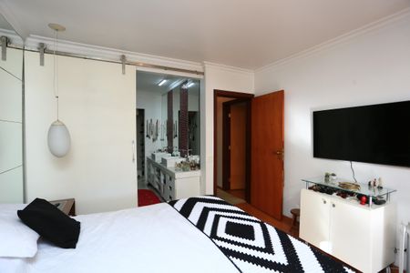 Casa de condomínio à venda com 340m², 3 quartos e 4 vagasSuíte 2