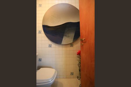 Casa de condomínio à venda com 340m², 3 quartos e 4 vagasBanheiro