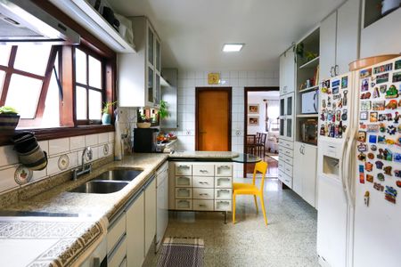 Casa de condomínio à venda com 340m², 3 quartos e 4 vagasCozinha