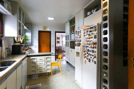 Casa de condomínio à venda com 340m², 3 quartos e 4 vagasCozinha