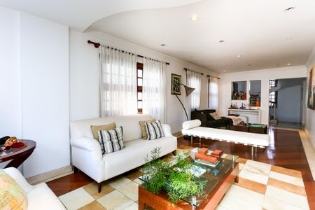 Casa de condomínio à venda com 340m², 3 quartos e 4 vagasSala 