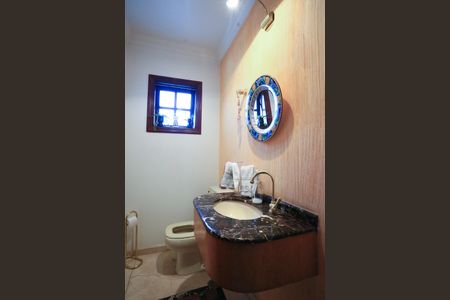 Casa de condomínio à venda com 340m², 3 quartos e 4 vagasLavabo