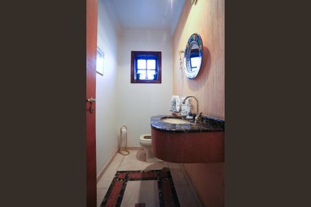 Casa de condomínio à venda com 340m², 3 quartos e 4 vagasLavabo