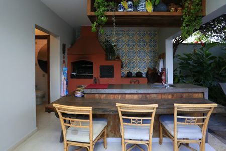 Casa de condomínio à venda com 340m², 3 quartos e 4 vagasEspaço Gourmet