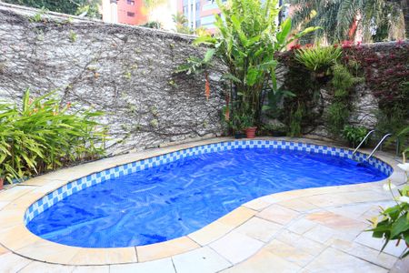 Casa de condomínio à venda com 340m², 3 quartos e 4 vagasÁrea comum - Piscina