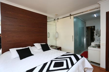 Casa de condomínio à venda com 340m², 3 quartos e 4 vagasSuíte 2