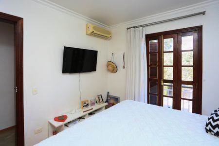 Casa de condomínio à venda com 340m², 3 quartos e 4 vagasSuíte 1