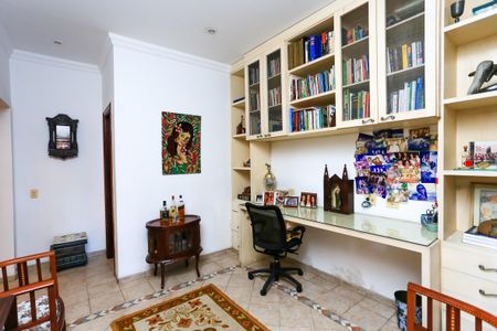 Casa de condomínio à venda com 340m², 3 quartos e 4 vagasEscritório