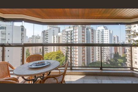 Apartamento à venda com 303m², 3 quartos e 4 vagas