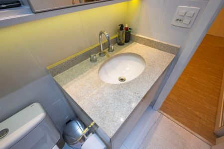 Apartamento à venda com 120m², 2 quartos e 2 vagasBanheiro 2 da Suíte 1