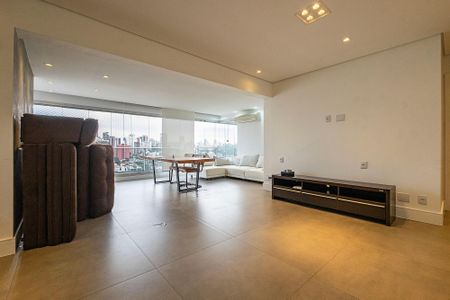 Apartamento à venda com 120m², 2 quartos e 2 vagasSala