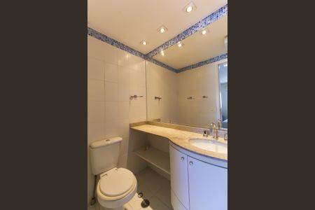 Apartamento à venda com 115m², 2 quartos e 2 vagas Apartamento à venda com 115m², 2 quartos e 2 vagasBanheiro da Suíte 3