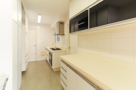 Apartamento à venda com 115m², 2 quartos e 2 vagas Apartamento à venda com 115m², 2 quartos e 2 vagasCozinha