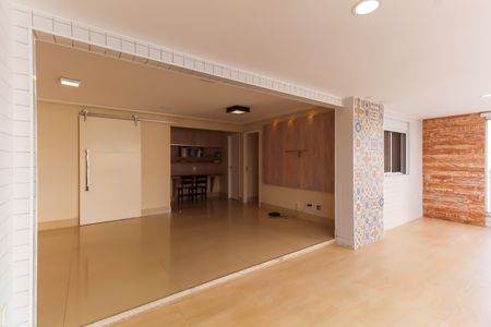 Apartamento à venda com 115m², 2 quartos e 2 vagas Apartamento à venda com 115m², 2 quartos e 2 vagasVaranda