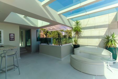 Casa à venda com 1000m², 4 quartos e 8 vagas Casa à venda com 1000m², 4 quartos e 8 vagasÁrea gourmet