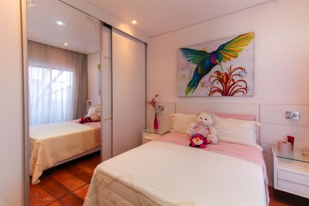 Casa à venda com 1000m², 4 quartos e 8 vagas Casa à venda com 1000m², 4 quartos e 8 vagasQuarto 2 - Suíte