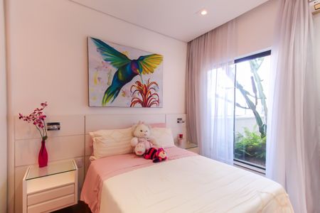 Casa à venda com 1000m², 4 quartos e 8 vagas Casa à venda com 1000m², 4 quartos e 8 vagasQuarto 2 - Suíte