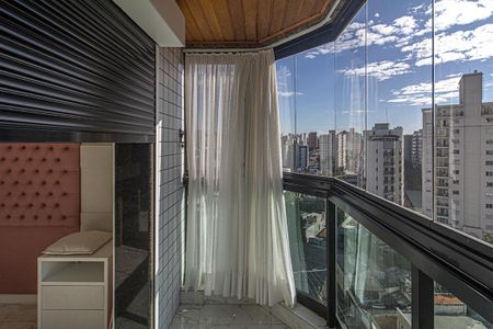 Apartamento à venda com 100m², 3 quartos e 3 vagas Apartamento à venda com 100m², 3 quartos e 3 vagasSacada da Suíte