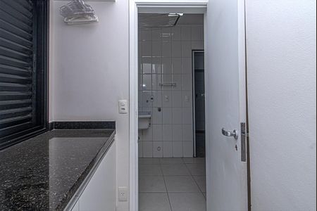 Apartamento à venda com 100m², 3 quartos e 3 vagas Apartamento à venda com 100m², 3 quartos e 3 vagasQuarto de Serviço