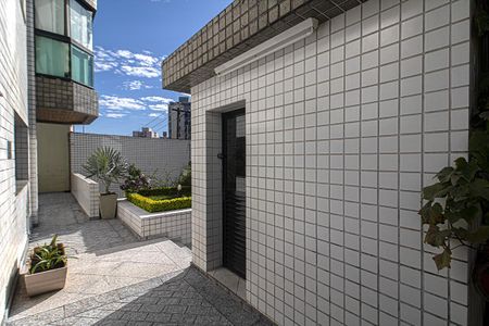 Apartamento à venda com 100m², 3 quartos e 3 vagas Apartamento à venda com 100m², 3 quartos e 3 vagasÁrea Comum