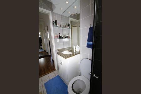 Apartamento à venda com 65m², 2 quartos e 1 vagaBanheiro Social