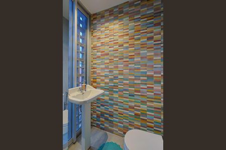 Apartamento à venda com 135m², 2 quartos e 1 vaga Apartamento à venda com 135m², 2 quartos e 1 vagaLavabo