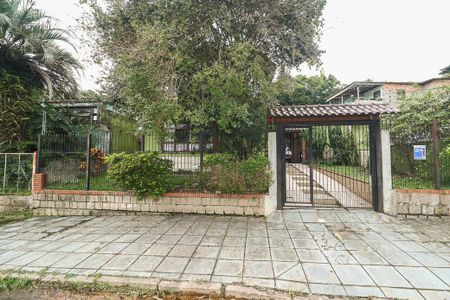 Casa para alugar com 238m², 4 quartos e 3 vagasFachada