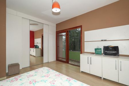 Casa para alugar com 238m², 4 quartos e 3 vagasSuíte