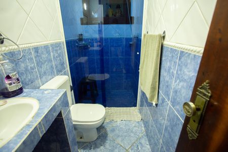 Casa à venda com 320m², 3 quartos e 2 vagas Casa à venda com 320m², 3 quartos e 2 vagasBanheiro