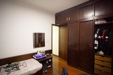 Casa à venda com 320m², 3 quartos e 2 vagas Casa à venda com 320m², 3 quartos e 2 vagasQuarto 3