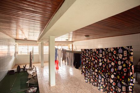 Casa à venda com 320m², 3 quartos e 2 vagas Casa à venda com 320m², 3 quartos e 2 vagasÁrea de Serviço