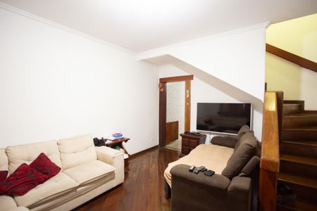 Casa à venda com 320m², 3 quartos e 2 vagas Casa à venda com 320m², 3 quartos e 2 vagasSala