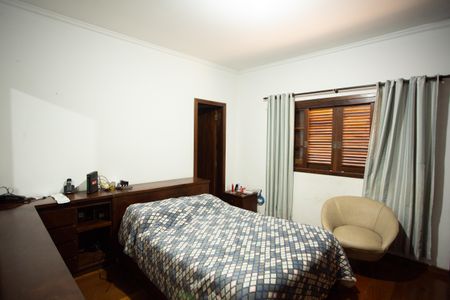 Casa à venda com 320m², 3 quartos e 2 vagas Casa à venda com 320m², 3 quartos e 2 vagasQuarto