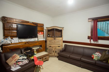 Casa à venda com 320m², 3 quartos e 2 vagas Casa à venda com 320m², 3 quartos e 2 vagasEscritório