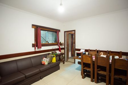 Casa à venda com 320m², 3 quartos e 2 vagas Casa à venda com 320m², 3 quartos e 2 vagasEscritório